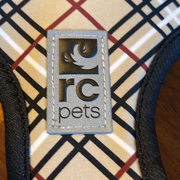 NEVER USED RC PETS - PATTERNED STEP IN CIRQUE HARNESS - TAN TARTAN - SIZE SMALL - Picture 3 of 8